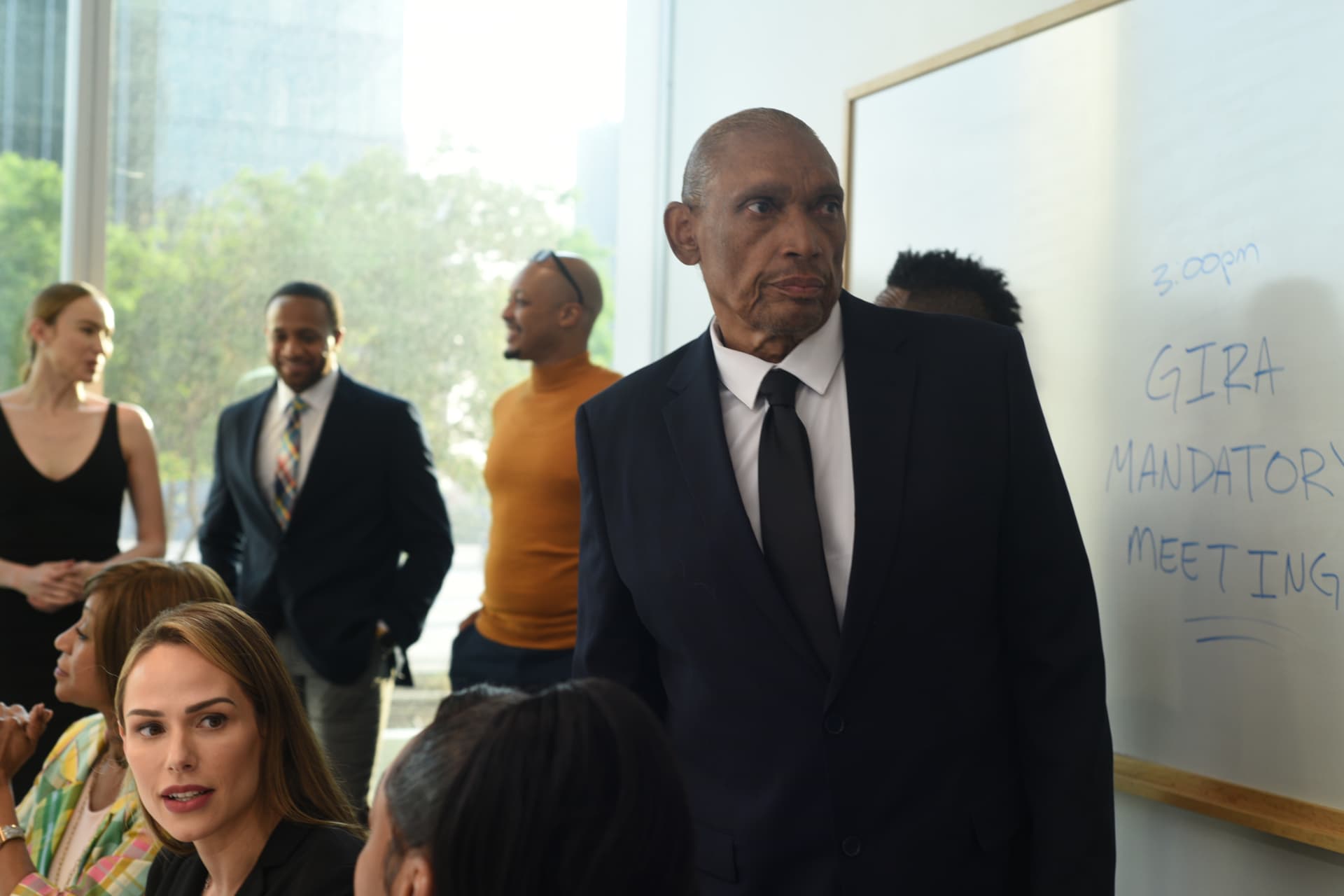 Mister Gates behind the scenes — Boardroom scene in progress